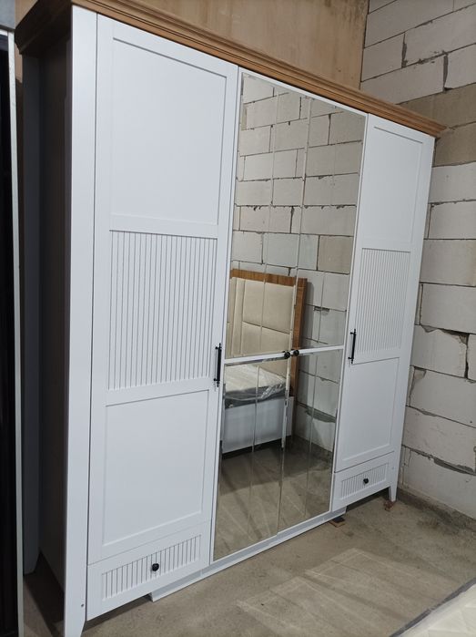 Продается спальный гарнитур