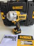Акумулаторен ударен гайковерт DeWALT DCF961NT 18V / 2372 Nm