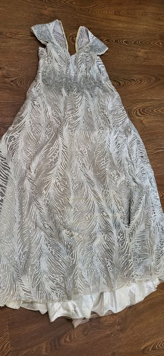 Платья по 200000 тысяч сум