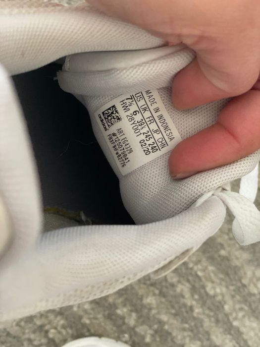 Бели кецове/ маратонки Adidas, номер 39 1/3