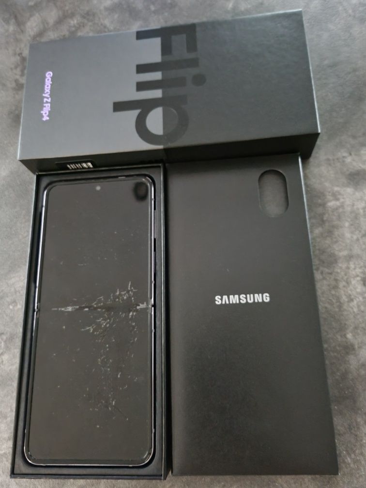 Samsung z flip 4 лилав
