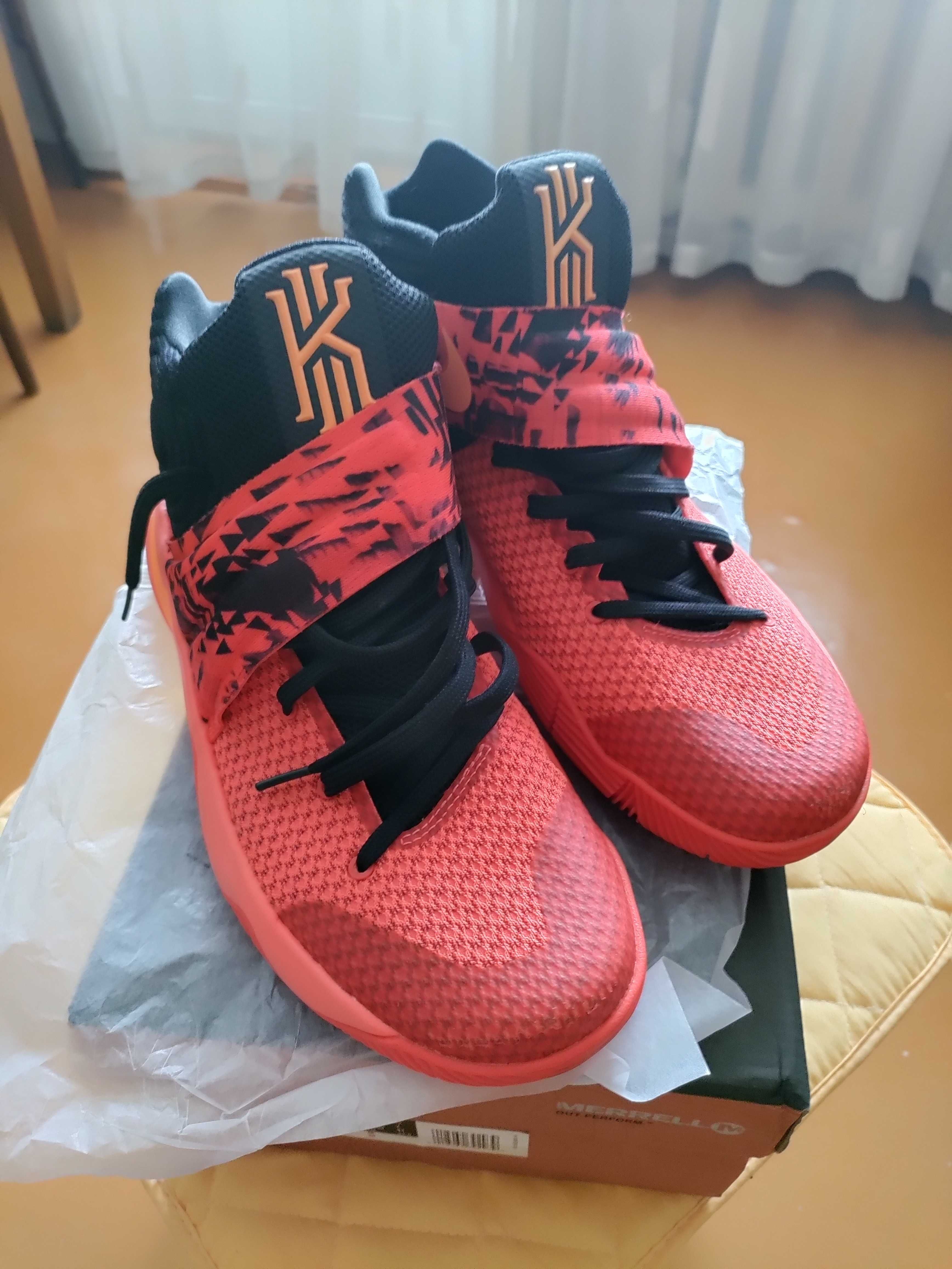 Баскетбольные кроссовки Nike Kyrie 2 "Inferno"