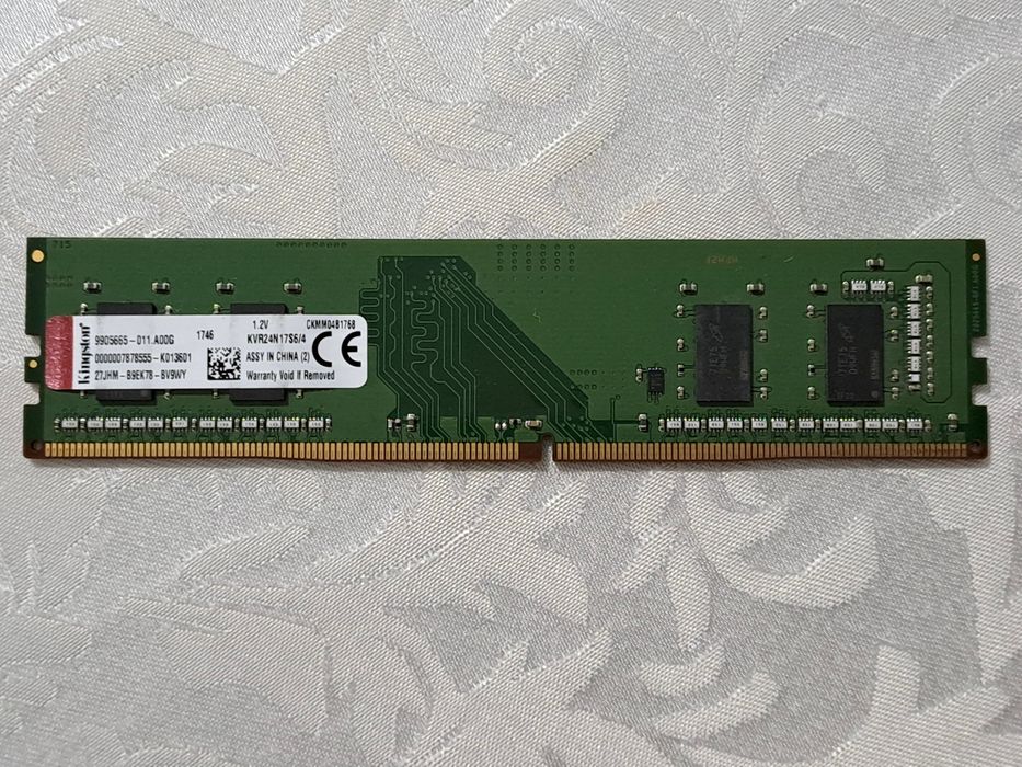 Продается оперативная память  Kingston 4Gb DDR4 на компьютер