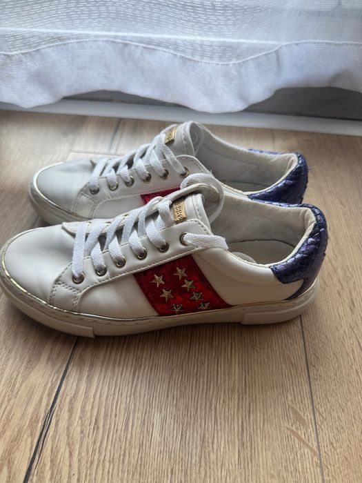 Дамски обувки GUESS