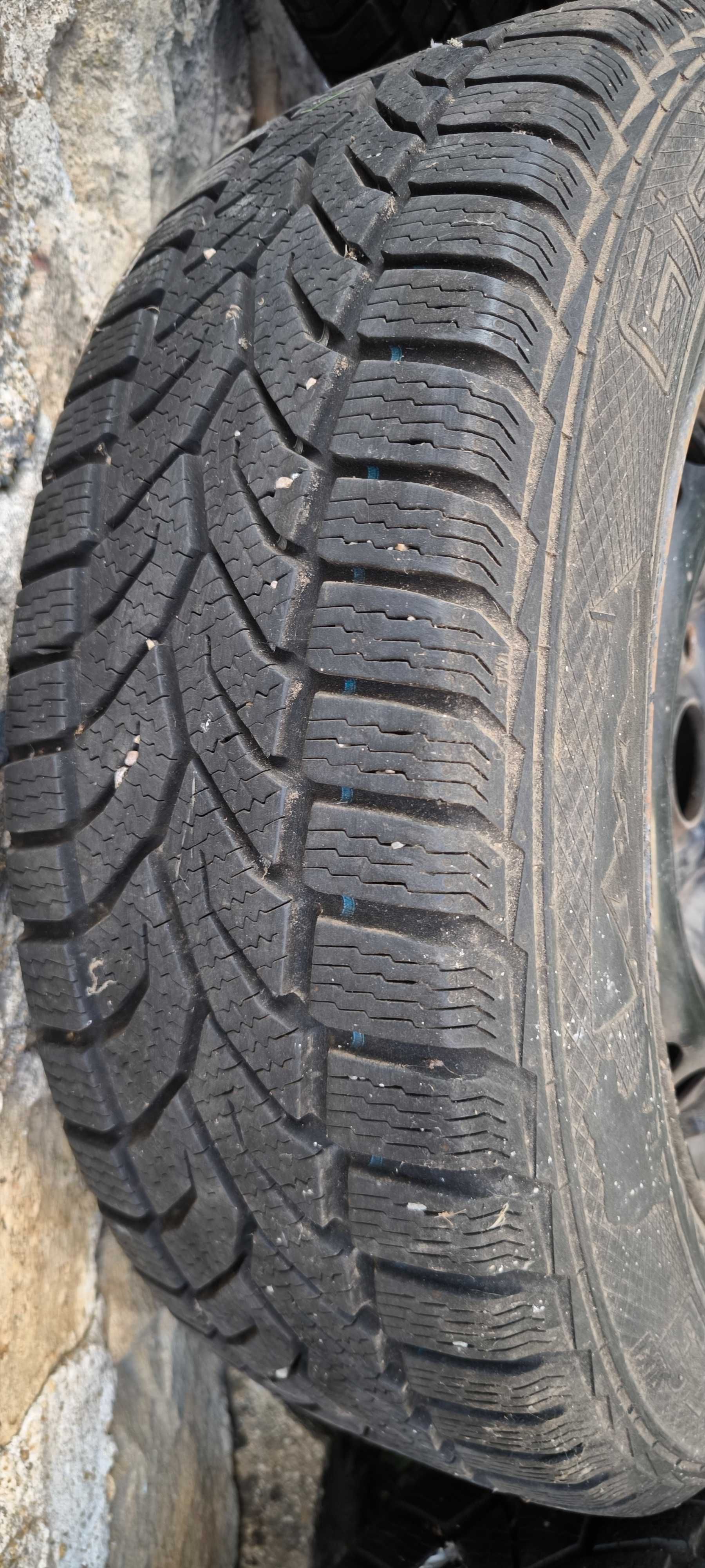 Продавам зимни гуми 195/55/15, джанти 15" за Аudi B4, тасове