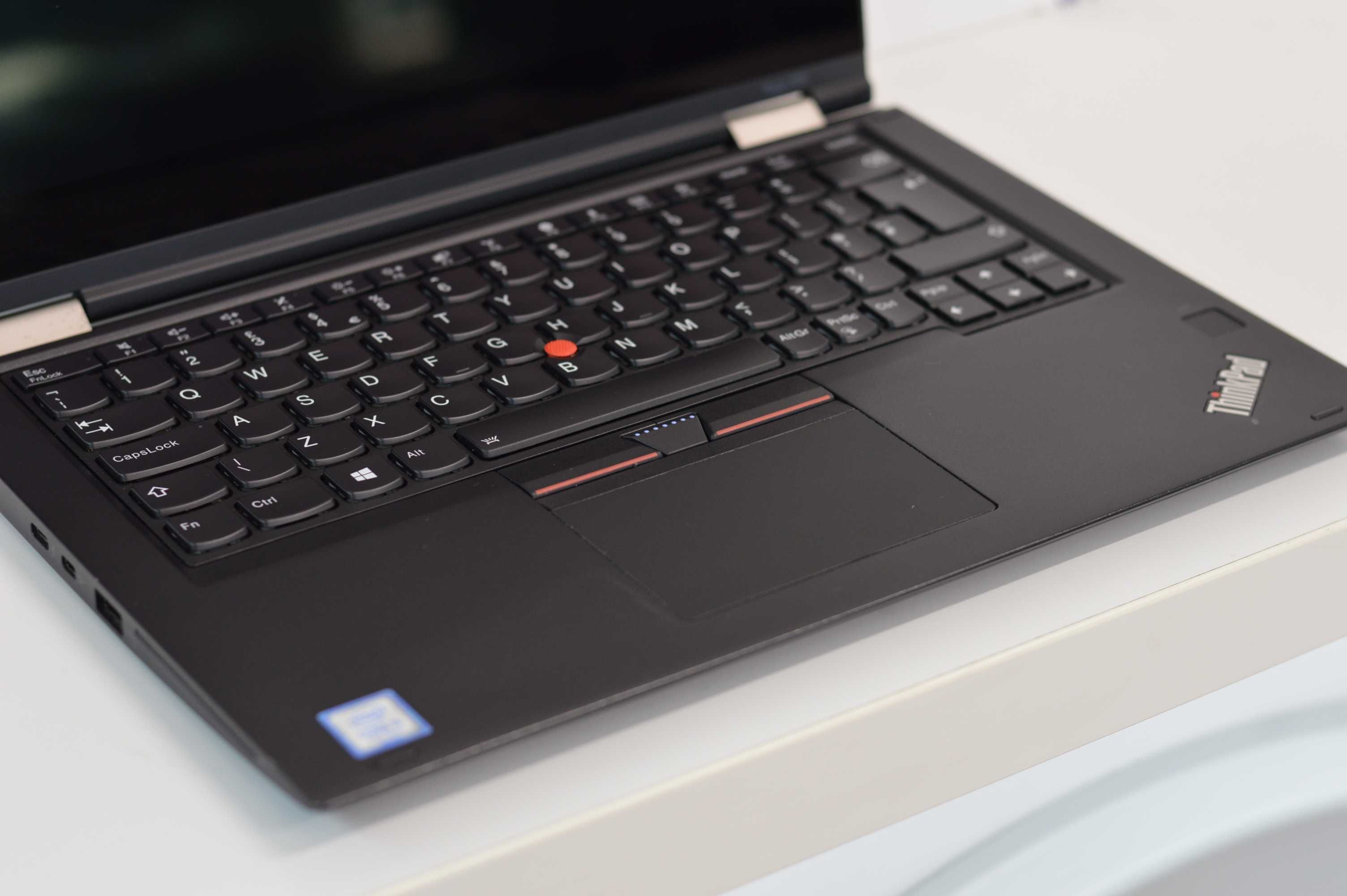 Lenovo ThinkPad Yoga 370 - Intel Core i5-7200U/16GB RAM DDR4/256GB SSD