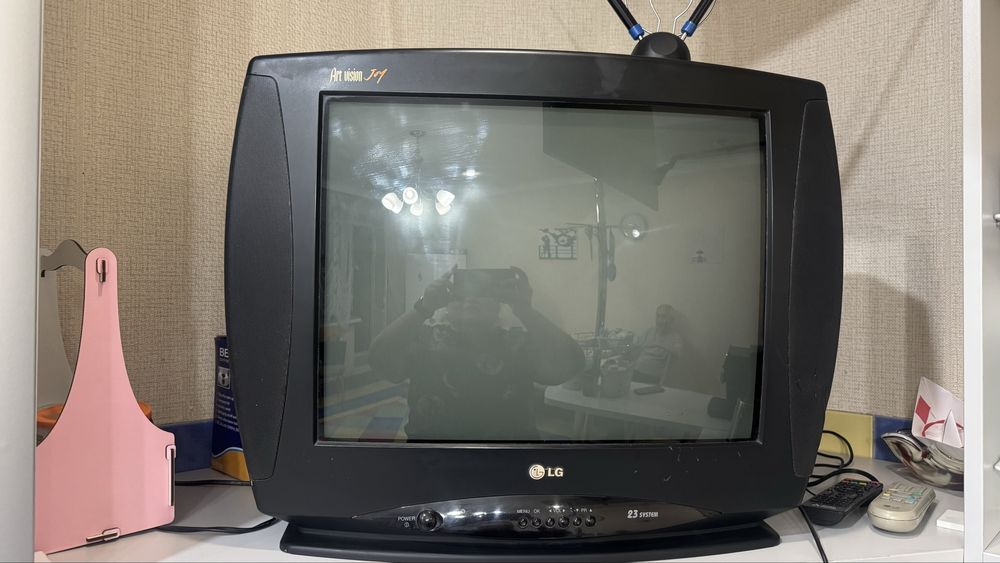 Отдам телевизор на запчасти LG
