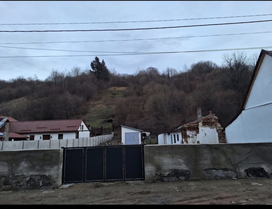Teren centru Văliug