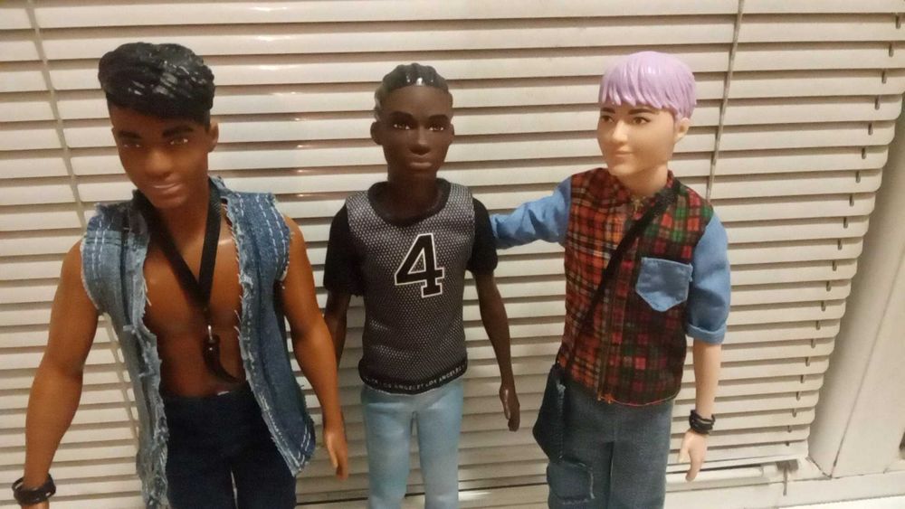 кукла Кен -момче с лилава коса на  Mattel