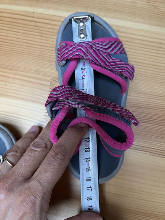 Детски туристически обувки и сандали Quechua