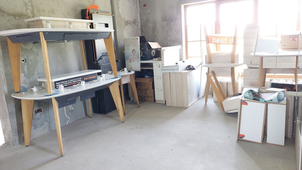 Mobilier magazin telefoane/amanet etc.