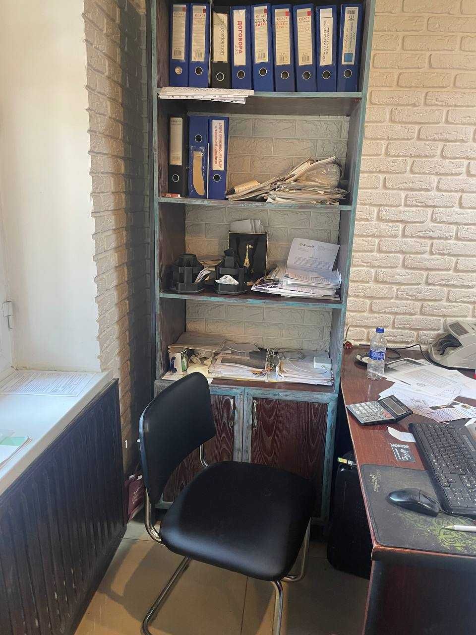 Срочно продается Б/У офисная мебель в комплекте