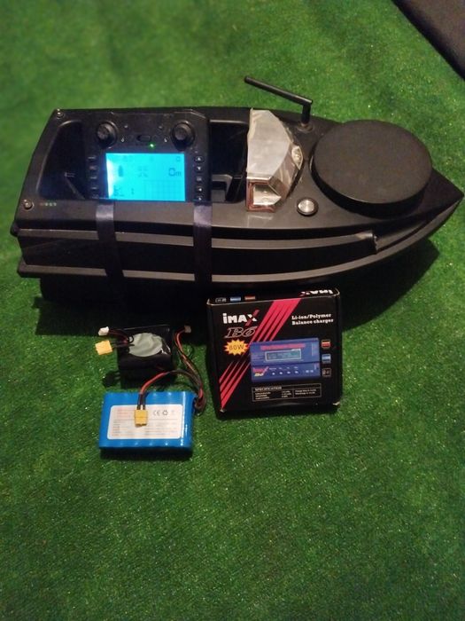 Лодка за захранка Flytec V 0.30 с 2 батерии 20000/10500 амперчаса