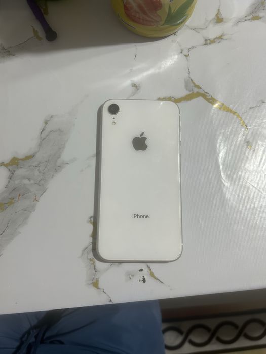 Продам айфон хр в рабочем состояний