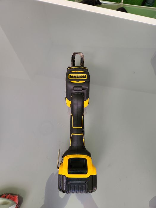 Fierastrau Sabie Dewalt DCS 369