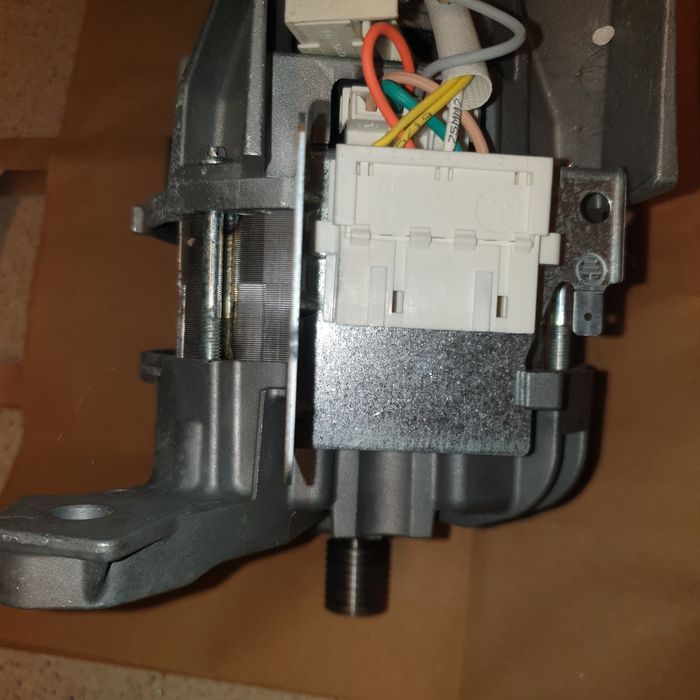 Motor (nou nefolosit!)whirlpool vertical(awt,awe,tdrl etc)