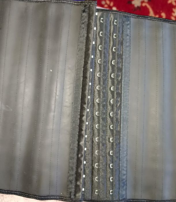 Продам корсеты кожаный и 3 в 1