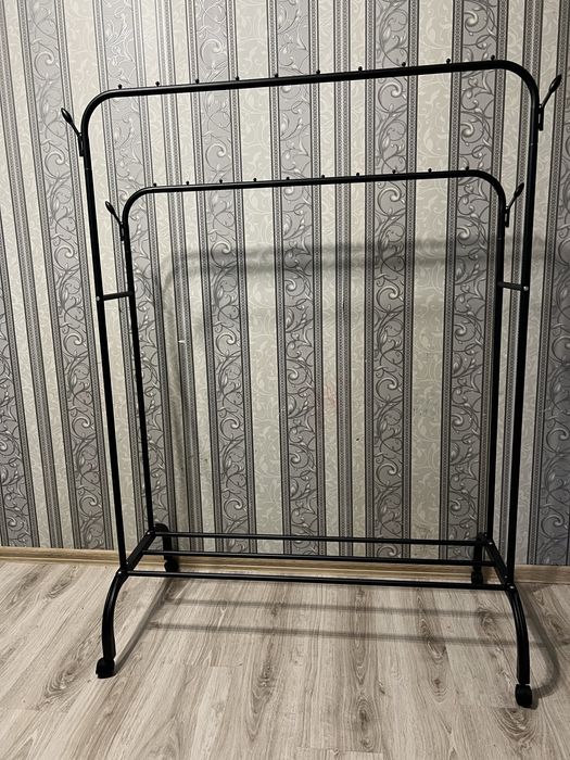 Продам напольную вешалку