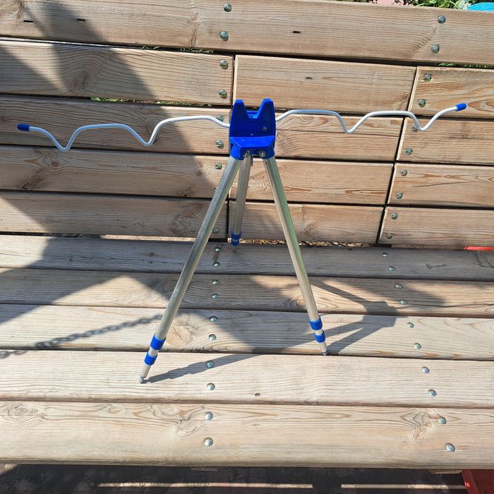 Продам поставку для удочек