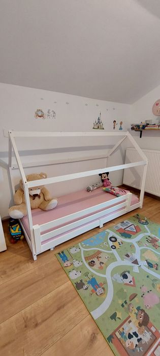 Vand patut tip casuta ,patul este in stare buna..l