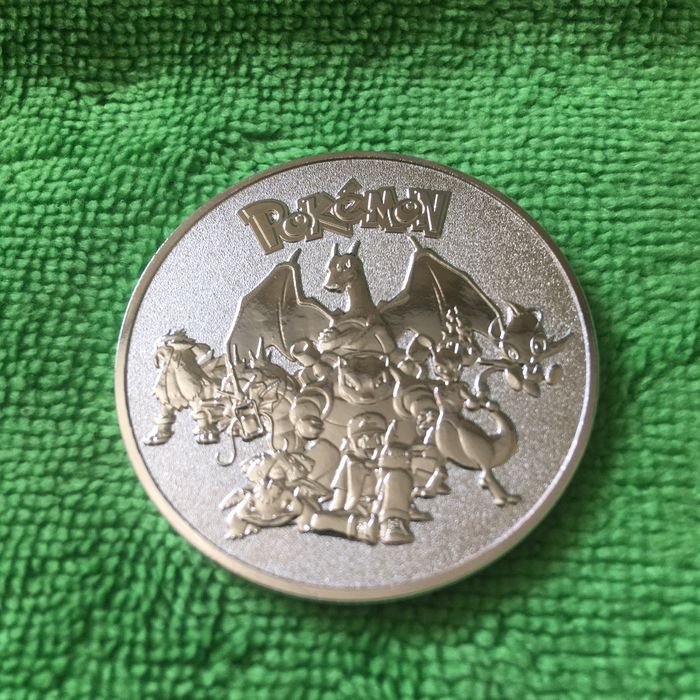 Метални Pokemon и Yu Gi Oh карти