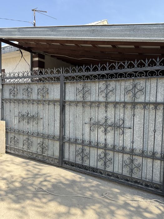 Продам ворота распашные кованные