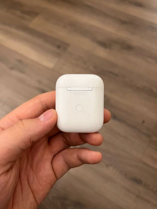 Продам кейс Airpods