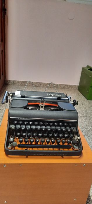 Mașină de scris Olympia 1949 impecabilă