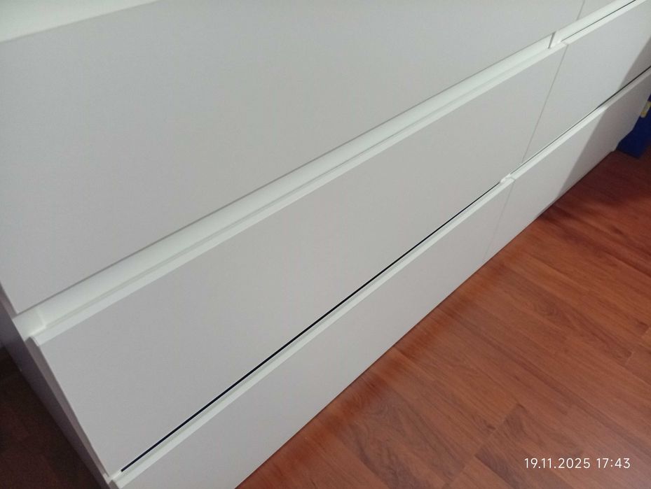 Dulap depozitare și comodă Ikea