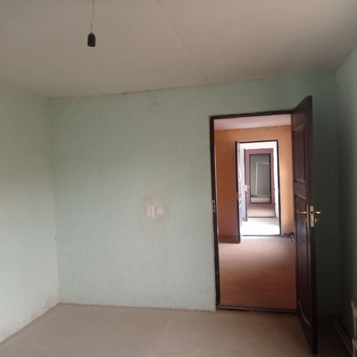 Uy sotiladi 4sotok 4xona