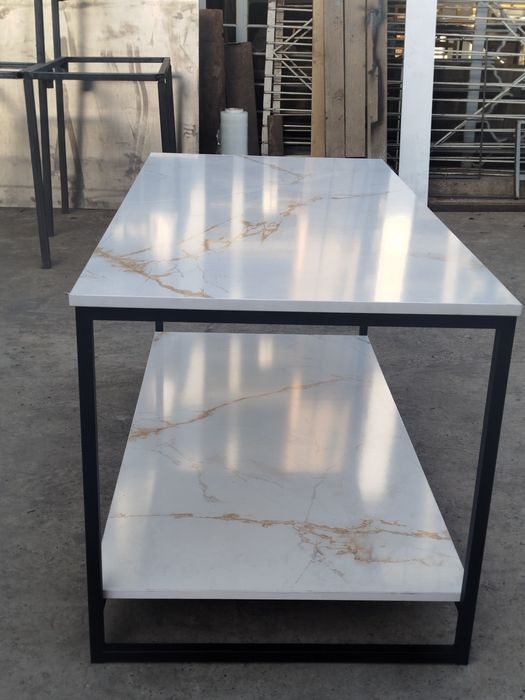 Jurnalniy stol. Loft mebel