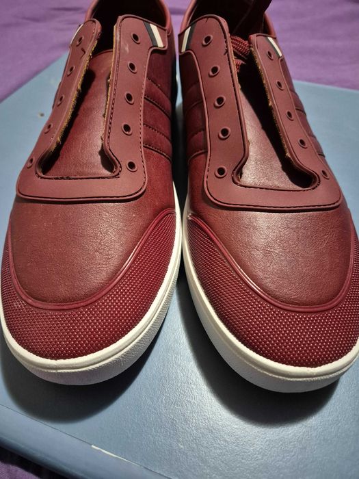 Pantofi sport marime 44, noi, culoare grena