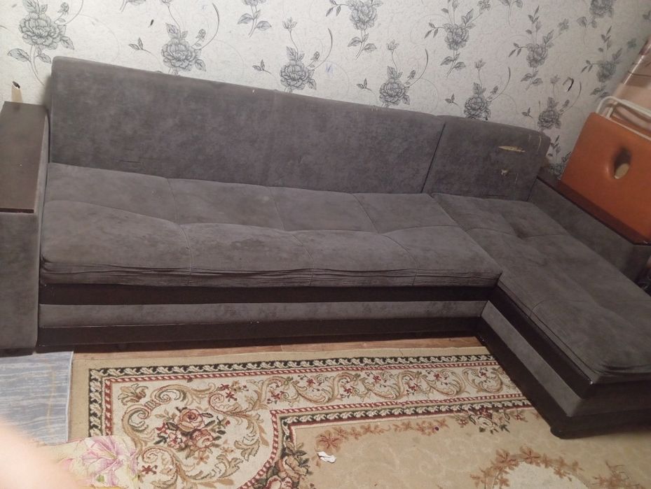 Продам диван угловой