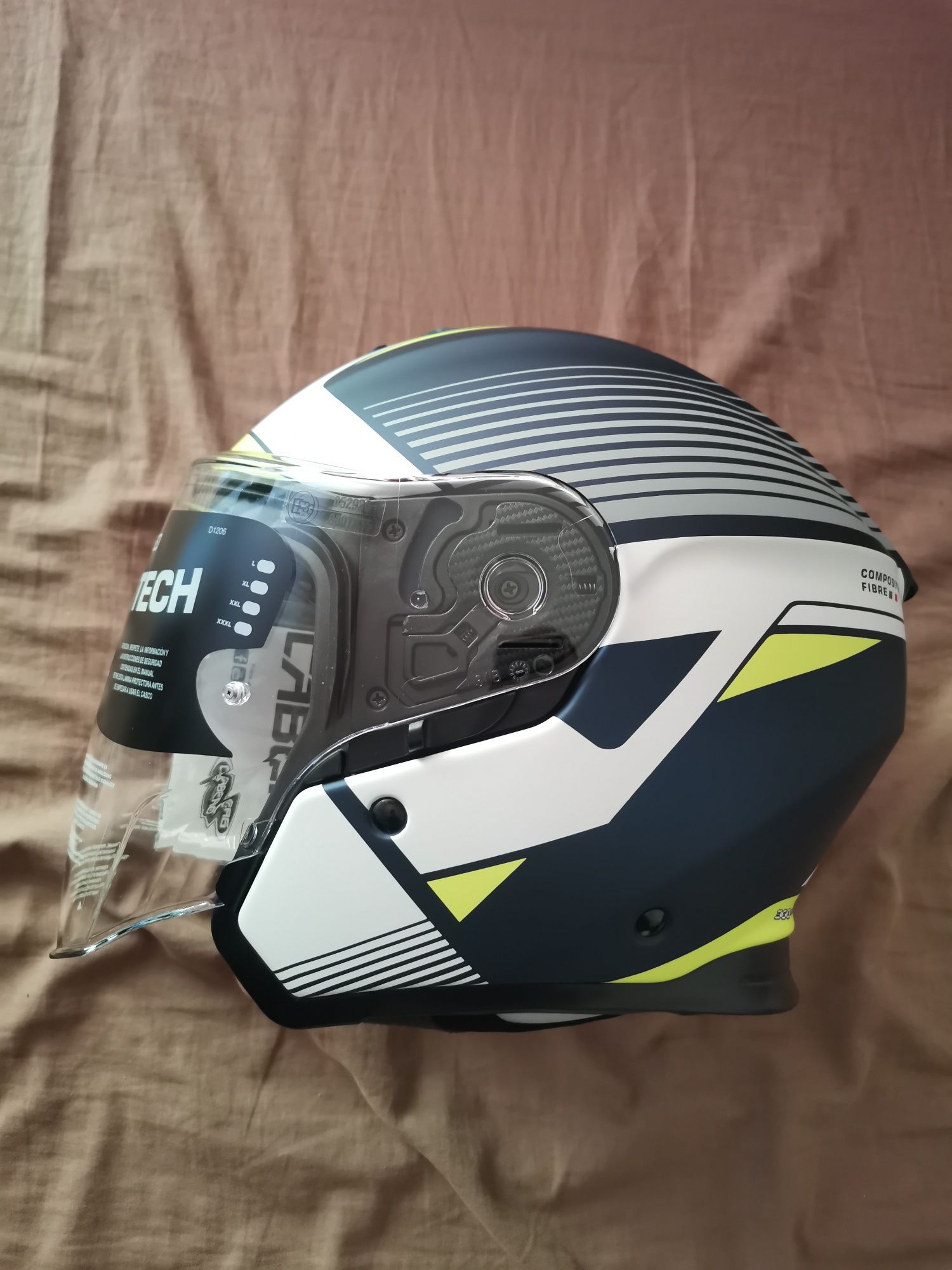 Каска за мотор, скутер Caberg Flyon