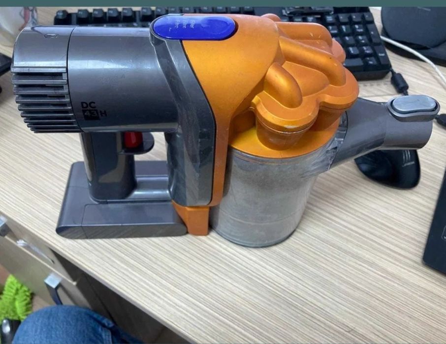 Vand aspirator Dyson - si accesorii diferite modele