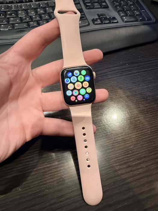 Смарт часы Apple Watch Series 5 40 mm gold + SIM card