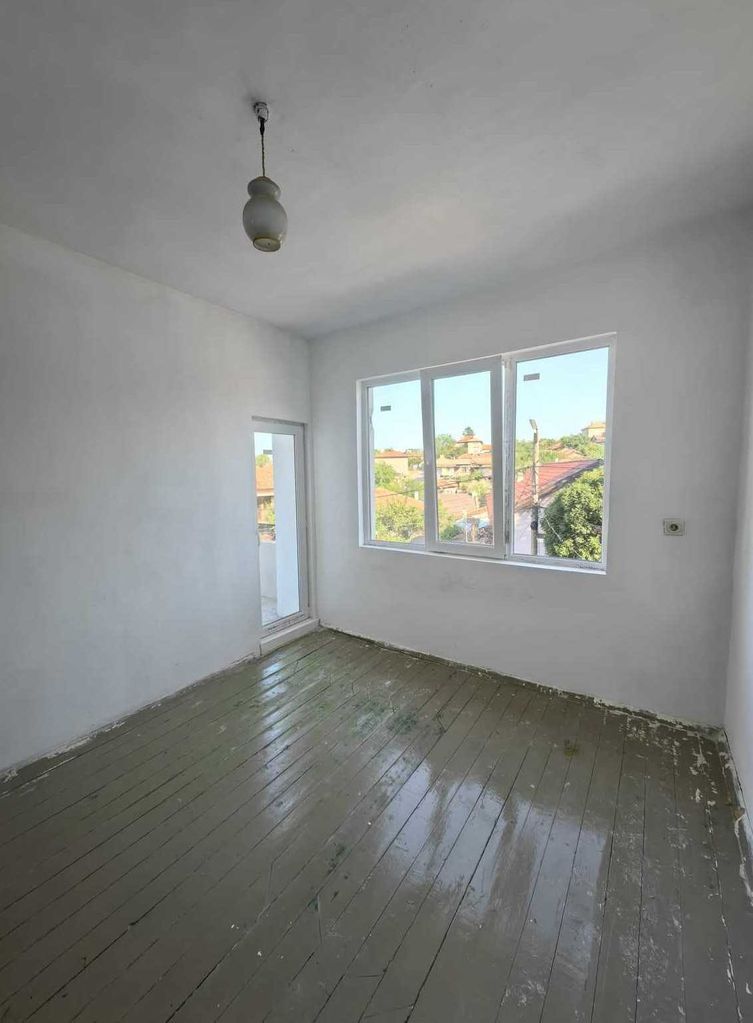 Продава се Къща в Разград, Център - 192 кв.м за 651 €/кв.м - Снимка #1
