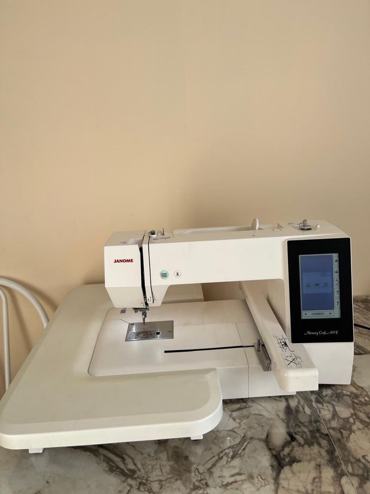 Продается вышивальная машина janome memory craft 500e