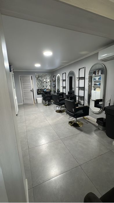 Сдается место парикмахера и для лашмейкера