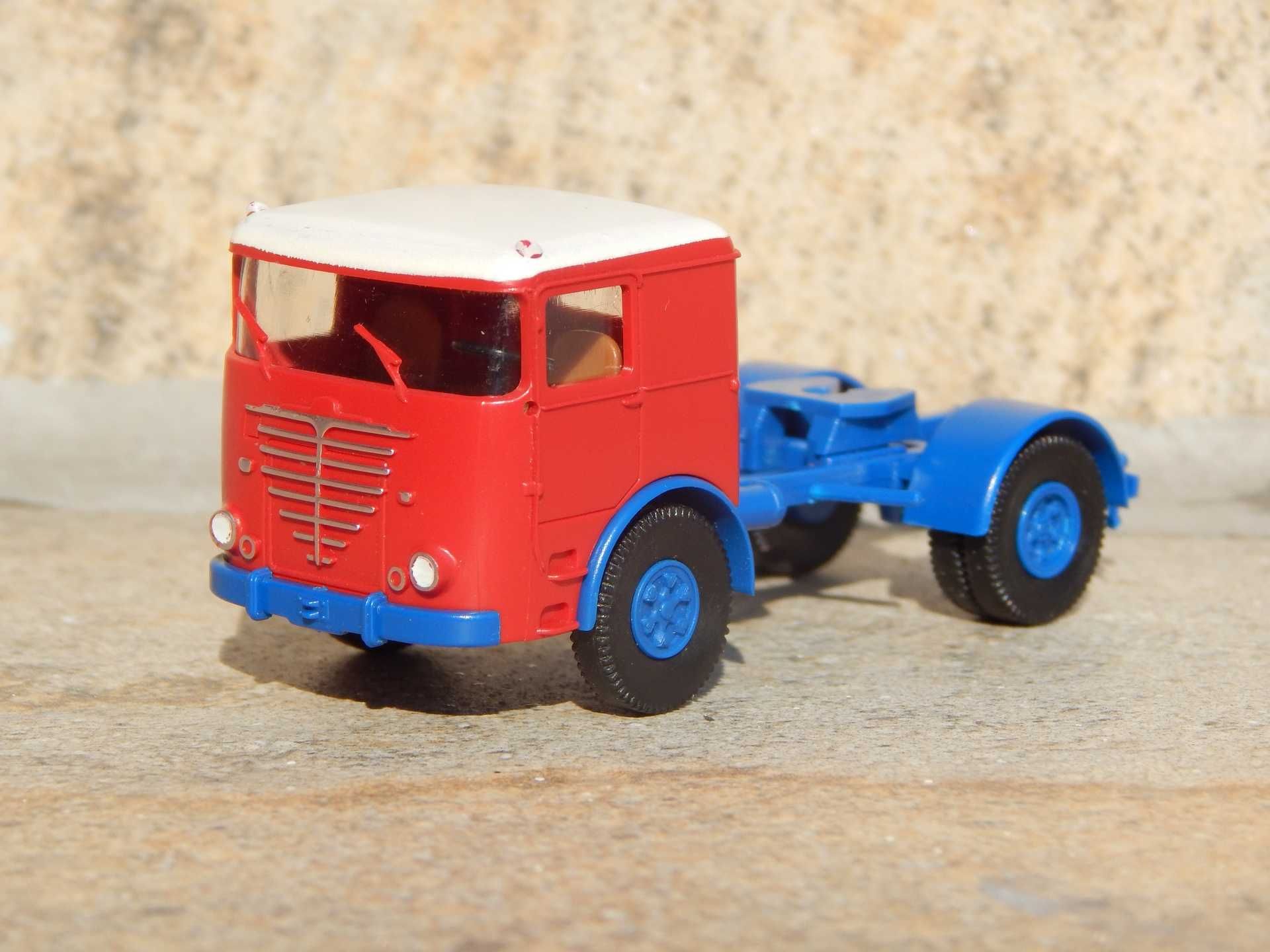 Macheta camion cap tractor Bussing Commodore Brekina HO scara 1:87