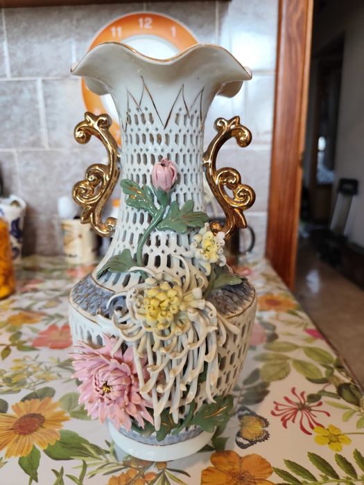 Ваза хризантемы. Декоративная или для сухоцветов