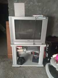 Продаю телевизор с подставкой