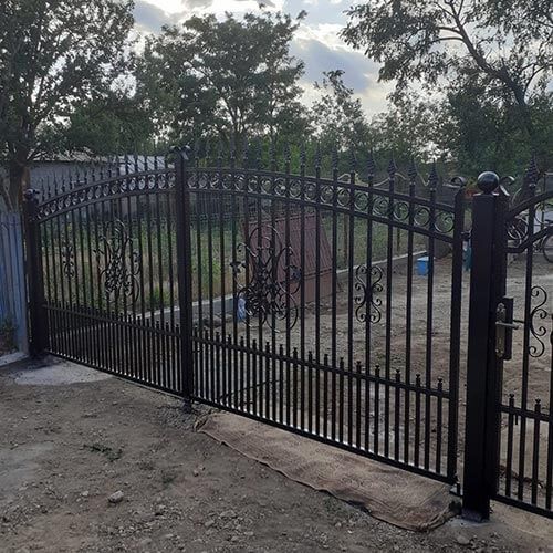 Garduri din sipca metalica, panou tip jaluzele, tabla, plasa si BCA