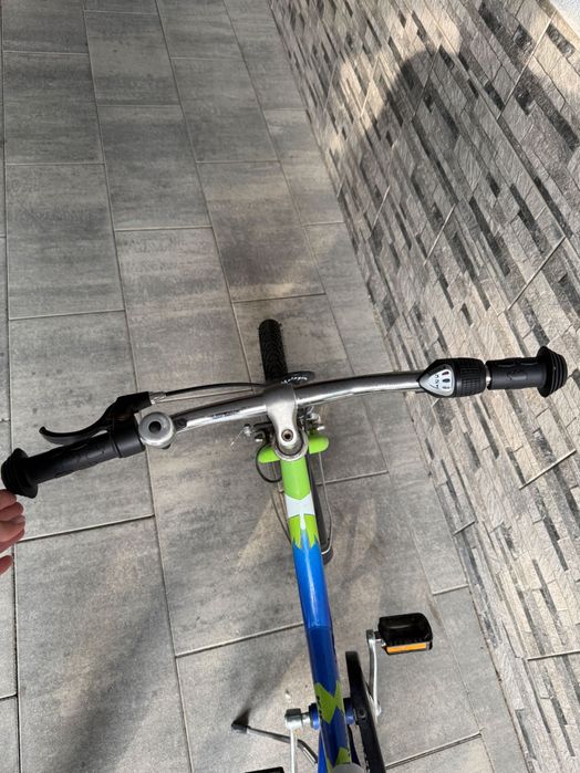 Vând bicicletă copii