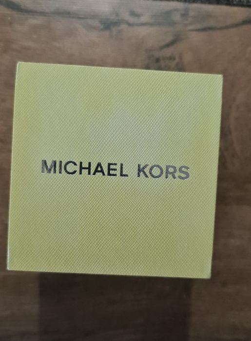 Ceas Michael Kors nou cu eticheta