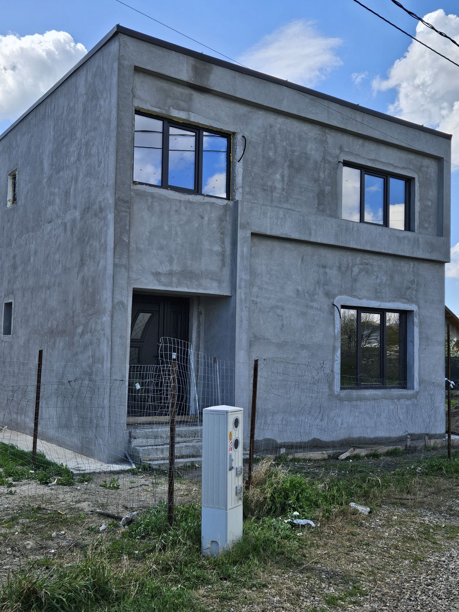 casa cu etaj 53000 euro com sendreni sat serbesti vechi cartier nou