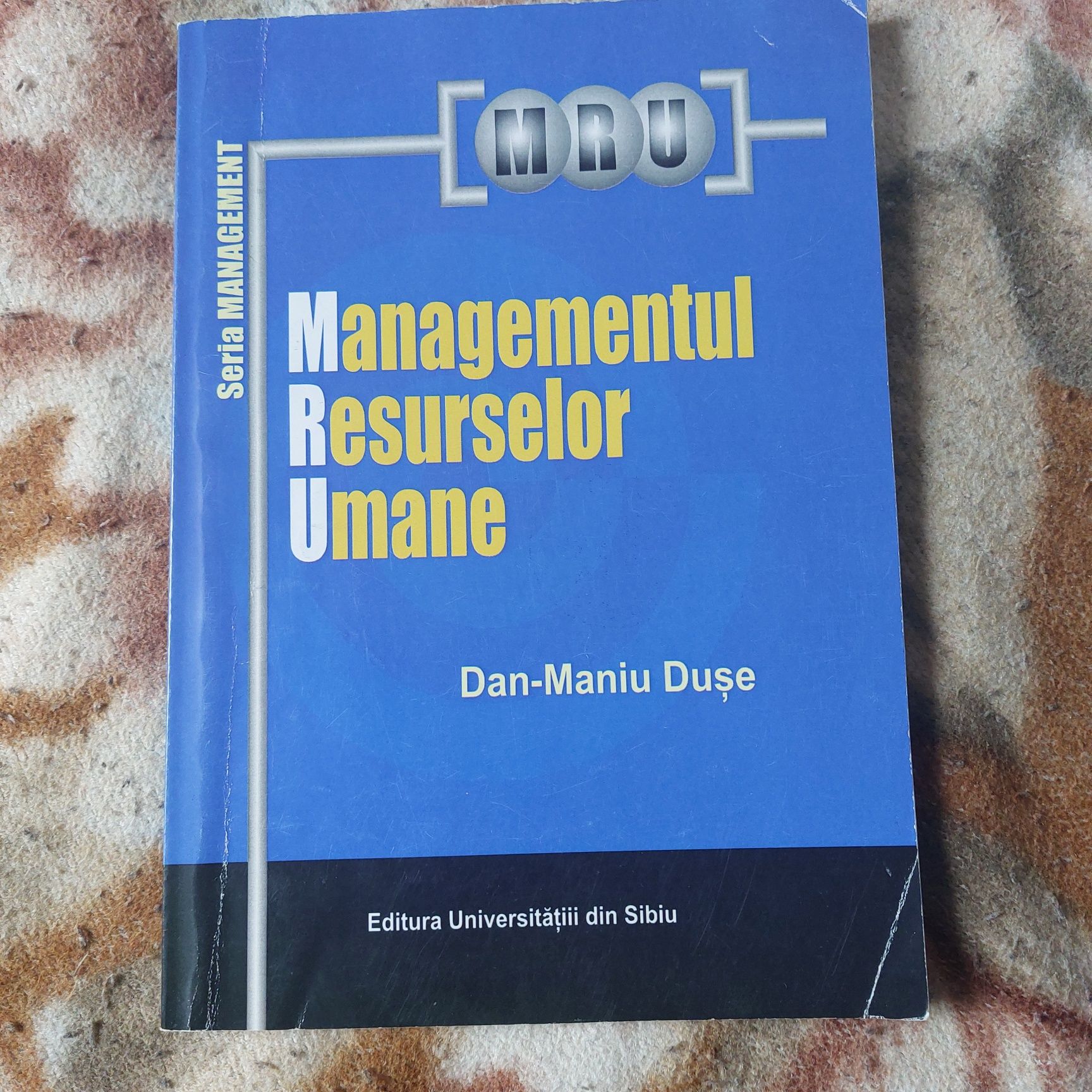 Cărți facultate management
