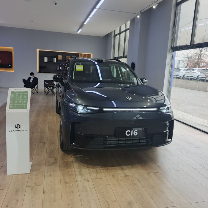 LeapMotor C16 Restayling 2026 Gibrid