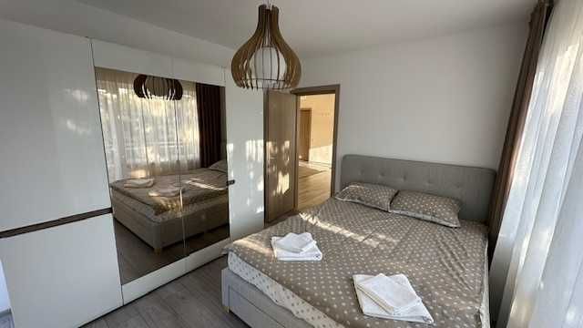 Inchiriez apartament 3 camere, parcare, terasa ,60mp Buna Ziua-Fagului