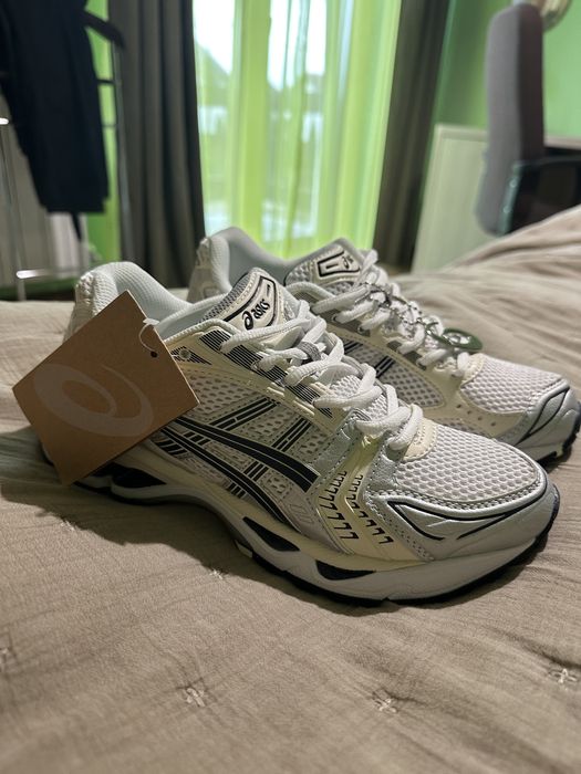 ASICS GEL-Kayano 14 – White/Midnight